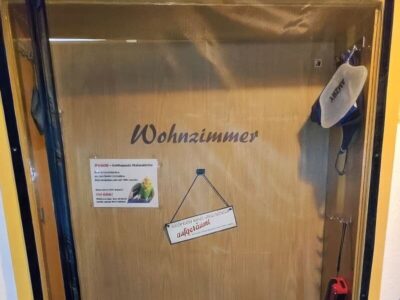 Schutzschleuse für die Zimmertür Schutzschleuse für die Zimmertür